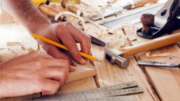 如何確保工程按期完工？