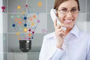 打電話(huà)的商務(wù)女人.jpg 打電話(huà)的商務(wù)女人.jpg